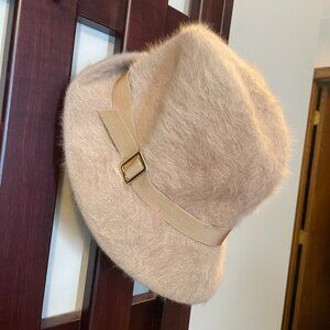 Vintage KANGOL fuzzy bucket hat women’s buckle